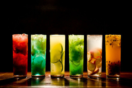 ���Ǹ���ָ�����Ƶ����˶���