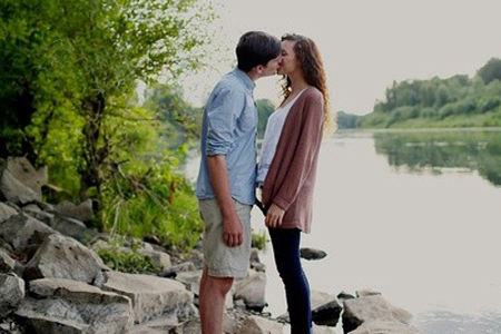 12����1�µ�����2��Լ����