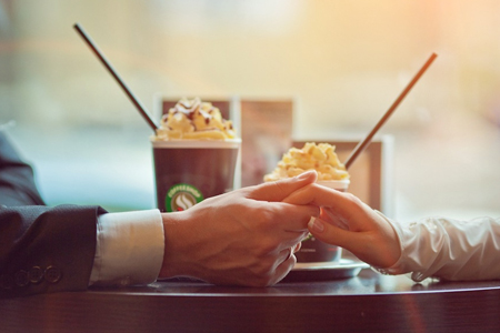 12����Ů���ѵ��ĺݻ��Ҹ�