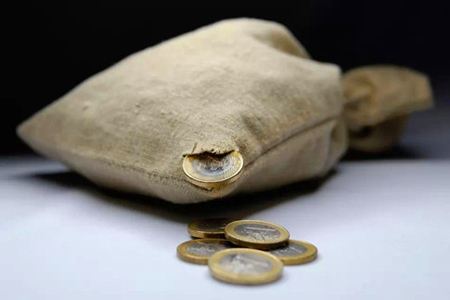 破财的警报!躺枪面相要注意 破财的警报!躺枪面相要注意