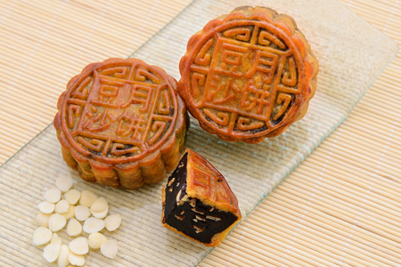 莲蓉/豆沙月饼 莲蓉/豆沙月饼