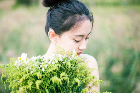 桃花招人羡慕妒忌的人出生时辰 桃花招人羡慕妒忌的人出生时辰