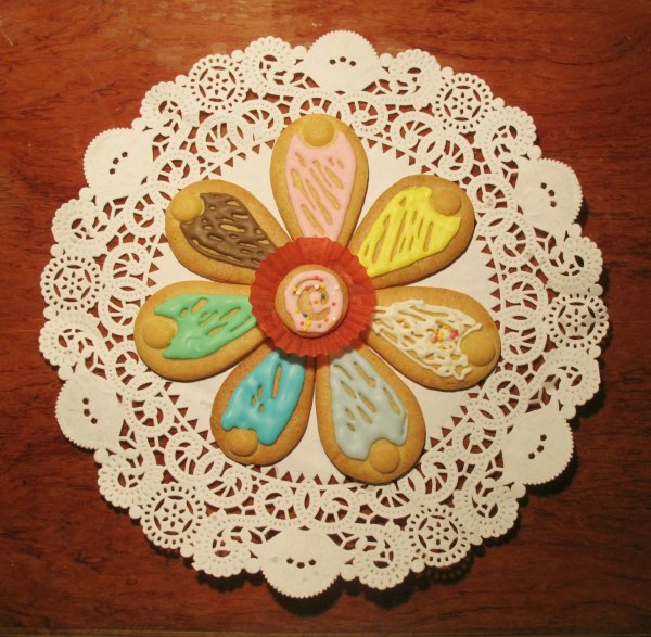 这是糖友 自己手作的七色花曲奇饼干哟!!喜欢的糖友赶紧去粉ta。