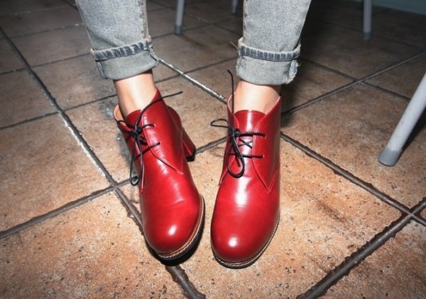 �ܰ���һ˫Ь����� �ɺ�