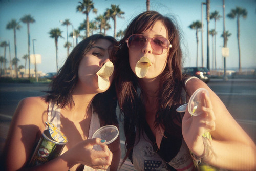 我们一起疯一起玩,什么都不用担心,和你在一起,我就是很开心。 我们一起疯一起玩,什么都不用担心,和你在一起,我就是很开心。、