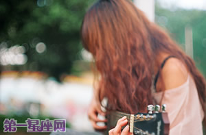 ���ں���͵�����Ů��