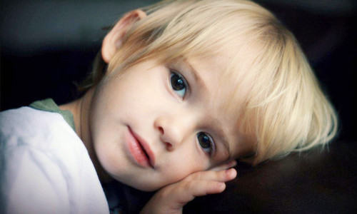 从小就会撩妹的星座男童