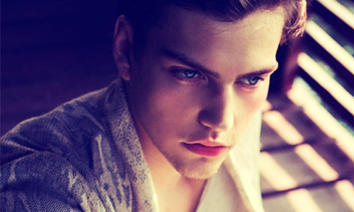 喜欢走熟男路线的星座男